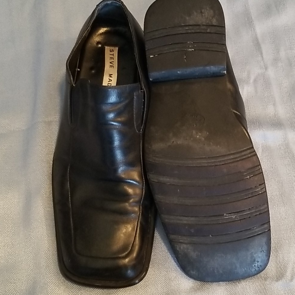 Shoes - Picture 3 of 4